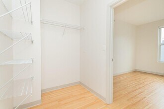 320 D St, Unit 158 in Boston, MA - Foto de edificio - Building Photo