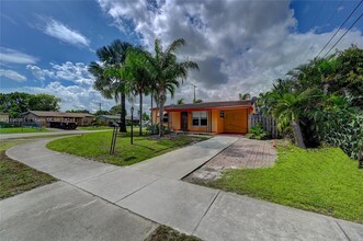 5161 NE 1st Terrace in Fort Lauderdale, FL - Building Photo - Building Photo