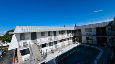 1958 McKinley St Hollywood, FL 33020 in Hollywood, FL - Building Photo - Building Photo
