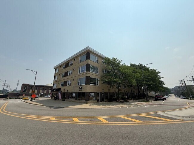 5107 Washington St in Downers Grove, IL - Building Photo - Building Photo