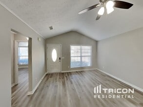 696 Magnolia Blvd in White House, TN - Building Photo - Building Photo