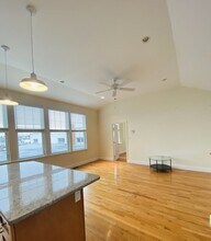 554 Pleasant St in Winthrop, MA - Building Photo - Building Photo