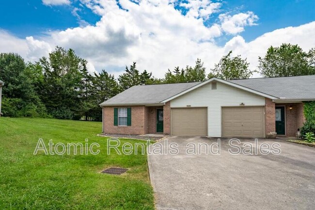 322 Hawthorne Oaks Way in Powell, TN - Building Photo - Building Photo