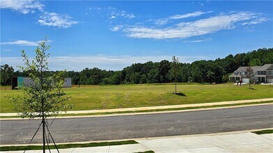 7325 Yewtree Dr in Flowery Branch, GA - Building Photo - Building Photo