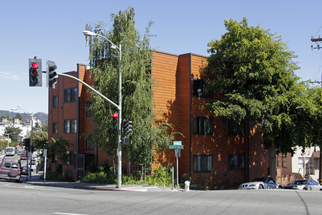 Adel Court in Oakland, CA - Building Photo - Building Photo