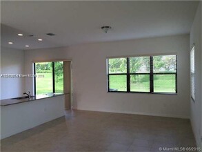 3492 93rd Ave in Pembroke Pines, FL - Building Photo - Building Photo