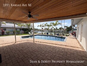 1991 Kansas Ave NE in St. Petersburg, FL - Building Photo - Building Photo