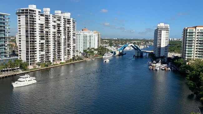 777 Bayshore Dr in Fort Lauderdale, FL - Foto de edificio - Building Photo
