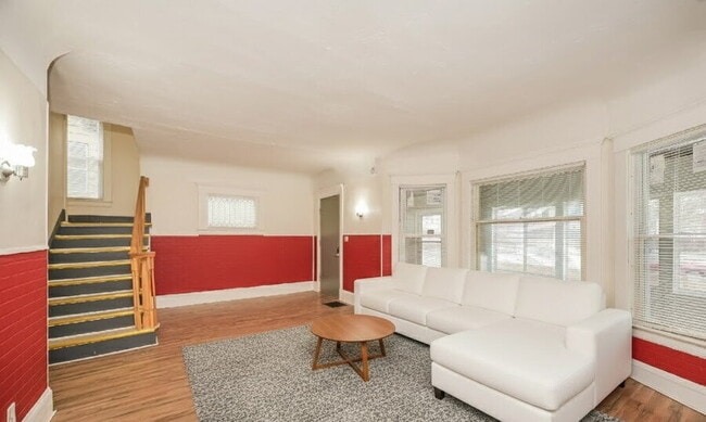 10906 Grantwood Ave in Cleveland, OH - Building Photo - Building Photo