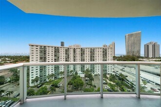 19390 Collins Ave, Unit 1410 in Sunny Isles Beach, FL - Building Photo - Building Photo