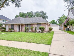 2926 Colonial Dr in Sugar Land, TX - Building Photo - Building Photo