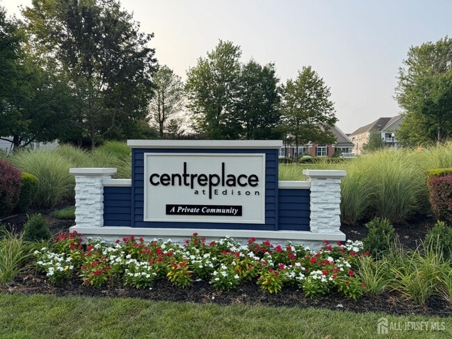 2818 Edward Stec Blvd