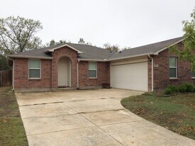 2805 Cameron Way in Mesquite, TX - Building Photo