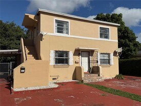 2313 NW 14th St in Miami, FL - Building Photo