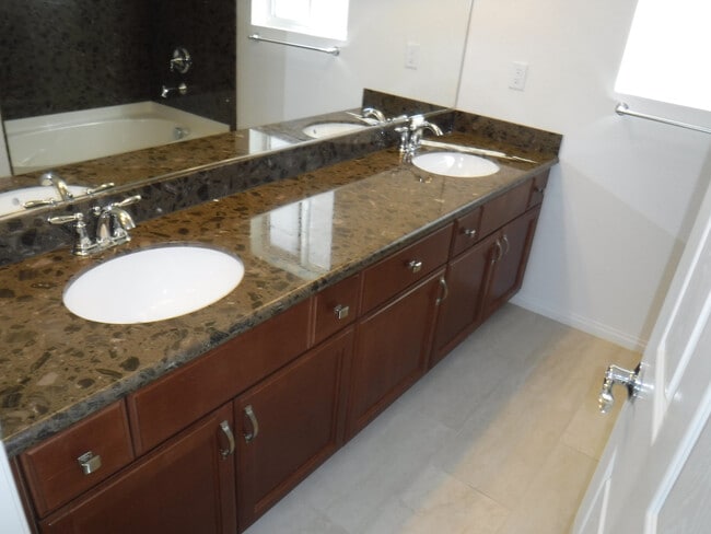 10156 Lawton Ridge Ct in Las Vegas, NV - Building Photo - Building Photo