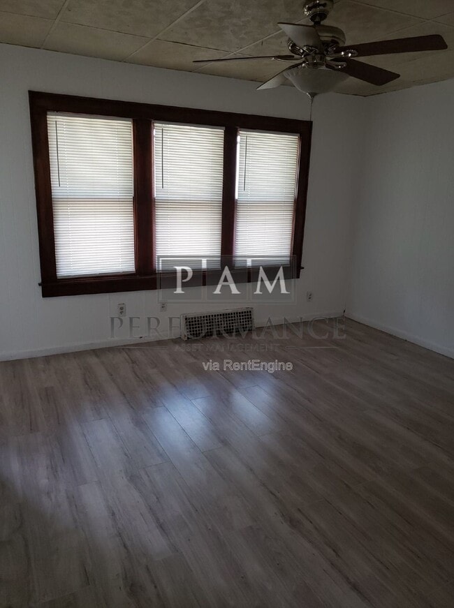 3770 E Holmes Ave in Cudahy, WI - Building Photo - Building Photo