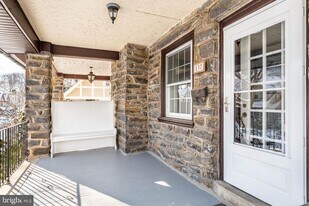 137 Kenilworth Rd in Merion Station, PA - Building Photo