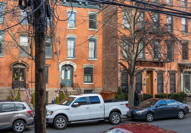 132 Sussex St in Jersey City, NJ - Foto de edificio - Building Photo