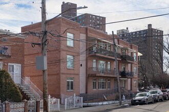 2701 Cropsey Ave in Brooklyn, NY - Foto de edificio - Building Photo