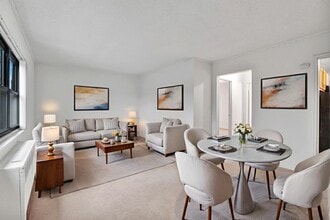 Tivoli Park Apartments in Albany, NY - Foto de edificio - Building Photo