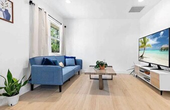 15127 Mellen Ln in Jupiter, FL - Building Photo - Building Photo