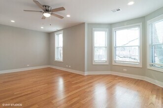 7057 N Ravenswood Ave in Chicago, IL - Building Photo - Building Photo