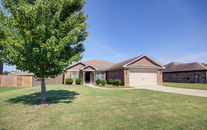 105 Hunter Way in Owens Cross Roads, AL - Building Photo