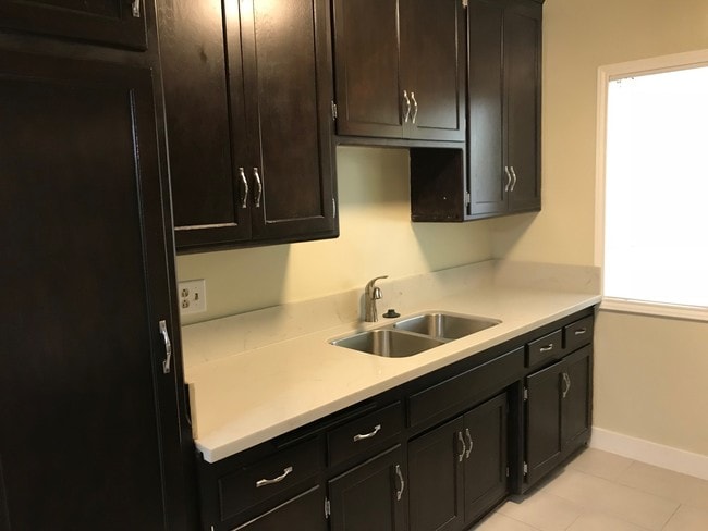 325 S Doheny Dr, Unit 4