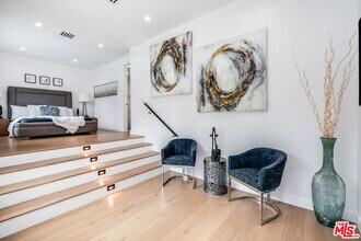 13378 Contour Dr in Los Angeles, CA - Building Photo - Building Photo