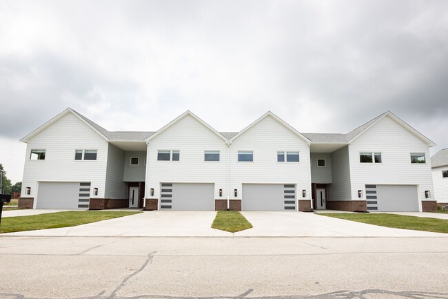 301 W Short St in Remington, IN - Foto de edificio - Building Photo