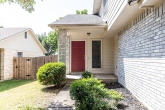 2016 Buckley Ln in Round Rock, TX - Building Photo - Building Photo
