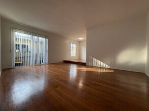 933 11th St in Santa Monica, CA - Building Photo - Building Photo