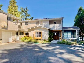 2461 Turn Point Rd in Friday Harbor, WA - Building Photo