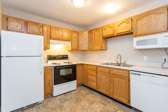 Emerald Creek Apartments in Traverse City, MI - Foto de edificio - Building Photo