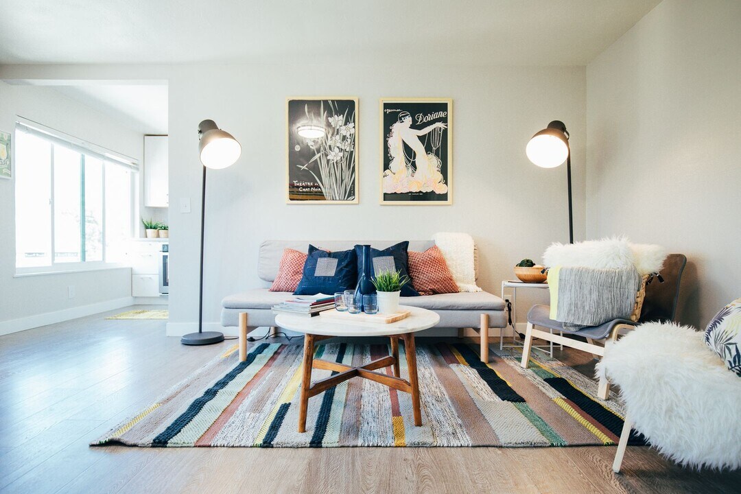 245 Lee St in Oakland, CA - Building Photo