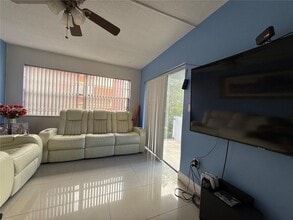 495 NW 72nd Ave in Miami, FL - Building Photo - Building Photo