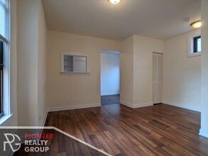 2648 N Spaulding Ave, Unit 2617.5-1N in Chicago, IL - Building Photo - Building Photo