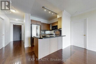 10 Delisle Ave in Toronto, ON - Building Photo - Building Photo