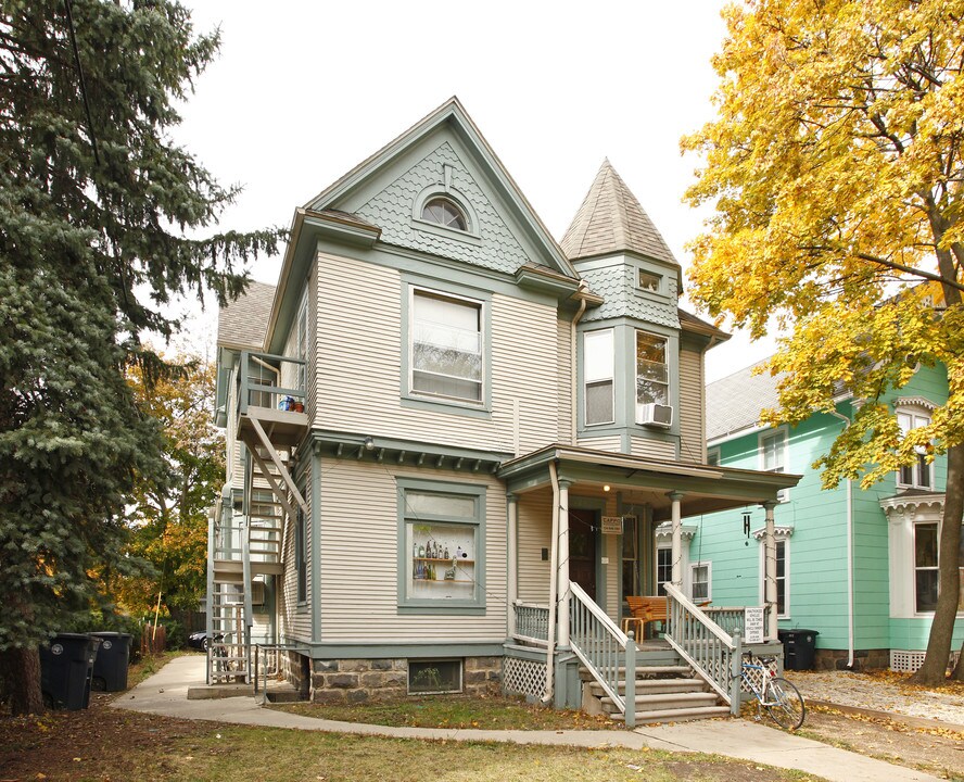 123 N State St in Ann Arbor, MI - Foto de edificio