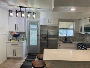 2621 Grant St in Hollywood, FL - Building Photo - Building Photo