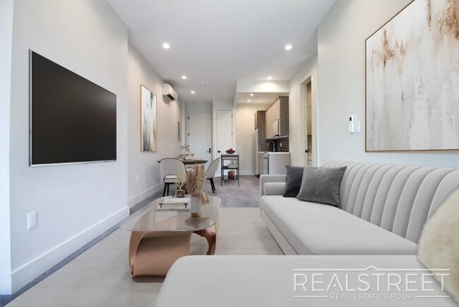 697 DeKalb Ave, Unit 3F