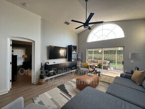 8040 Elmstone Cir in Orlando, FL - Building Photo - Building Photo