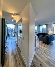 345 W Fullerton Pky, Unit 501 in Chicago, IL - Foto de edificio - Building Photo