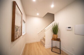 240 Urbane Crst Dr in Fort Worth, TX - Building Photo - Building Photo