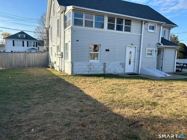 101 High St in East Haven, CT - Building Photo - Building Photo