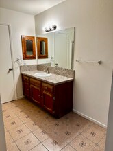 1327 Pacheco Rd-Unit -A in Bakersfield, CA - Building Photo - Building Photo