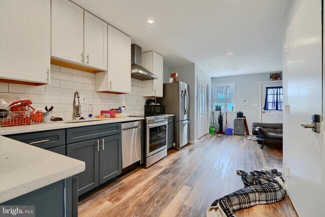 1729 Guilford Ave in Baltimore, MD - Building Photo - Building Photo