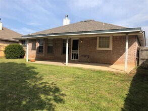 2045 Rising Hill Dr in Norman, OK - Building Photo - Building Photo