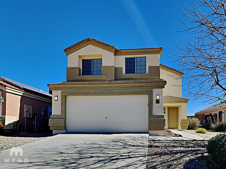 24091 N High Dunes Dr in Florence, AZ - Building Photo
