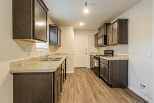 2245 Onyx Ln in Conroe, TX - Building Photo